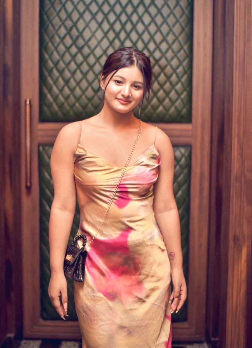  call girl in Noida Cleo County