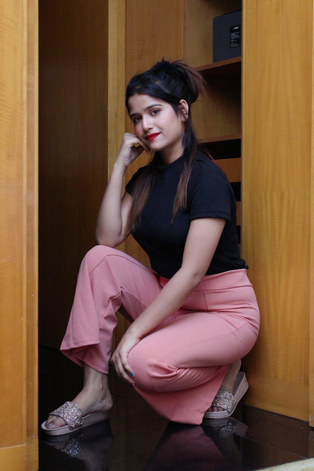  call girl Noida Cleo County