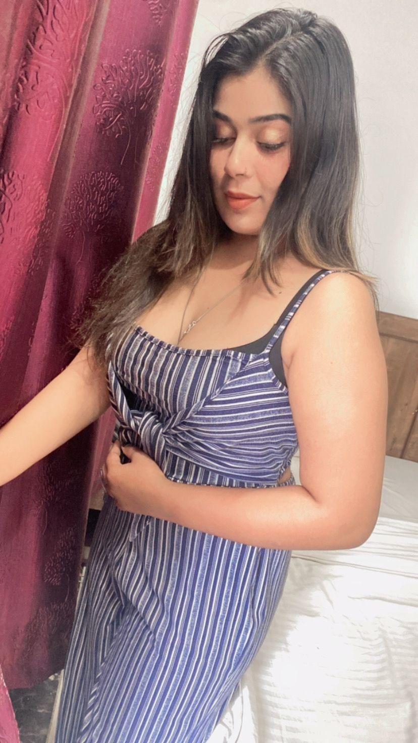  call girls service in Noida Cleo County